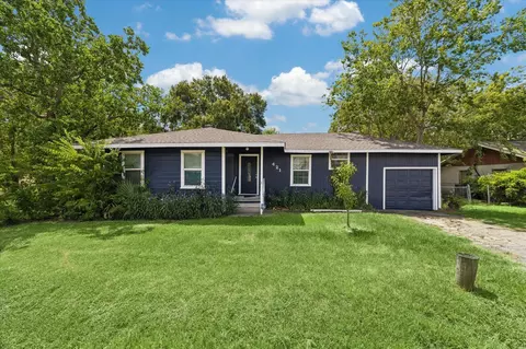 421 Dwire Dr, La Porte, TX 77571