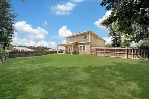 Exterior - 16102 Hidalgo St, Conroe, TX 77303 photo 6 of 10