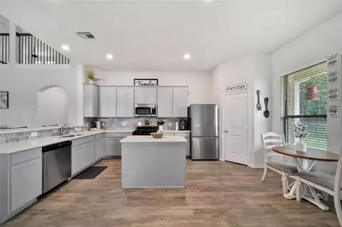 Kitchen - 16102 Hidalgo St, Conroe, TX 77303 photo 3 of 4