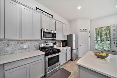 Kitchen - 16102 Hidalgo St, Conroe, TX 77303 photo 2 of 4