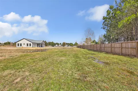 121 County Road 5122, Cleveland, TX 77327