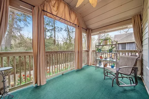 Exterior - 74 E Lakeridge Dr, The Woodlands, TX 77381 photo 4 of 7