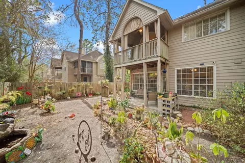 Exterior - 74 E Lakeridge Dr, The Woodlands, TX 77381 photo 6 of 7