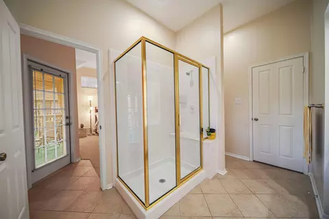 Bath - 74 E Lakeridge Dr, The Woodlands, TX 77381 photo 5 of 5
