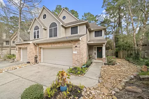 74 E Lakeridge Dr, The Woodlands, TX 77381