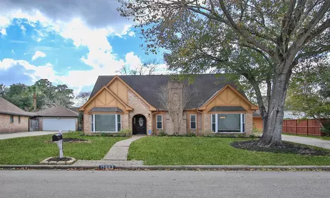 15603 Autumnbrook Dr, Houston, TX 77068
