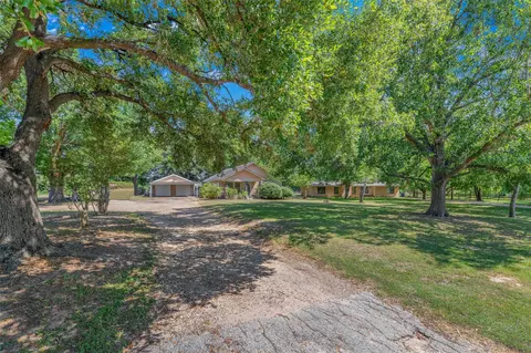 1510 Piedmont Rd, Navasota, TX 77868