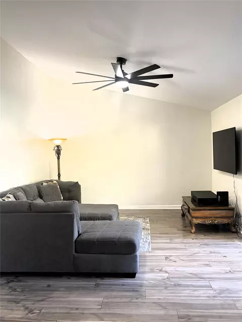 14911 Wunderlich Dr #1012, Houston, TX 77069