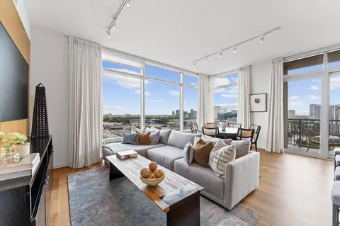 2207 Bancroft St #1104, Houston, TX 77027