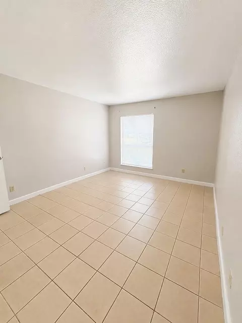 2814 S Bartell Dr #9, Houston, TX 77054