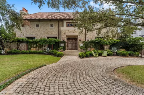 5651 Doliver Dr, Houston, TX 77056