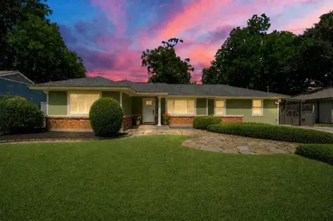 410 Kyle St, Sugar Land, TX 77478