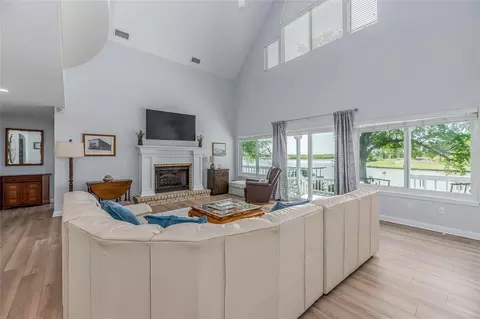 Living - 331 Memphis Bell, Trinity, TX 75862 photo 2 of 2