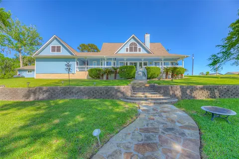 Exterior - 331 Memphis Bell, Trinity, TX 75862 photo 7 of 14