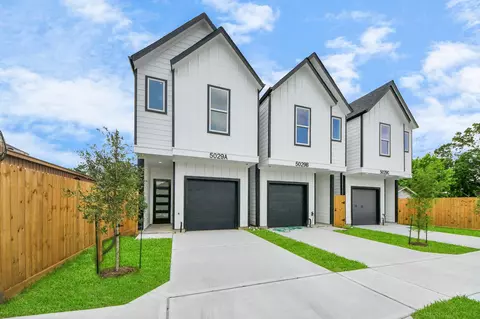 5029 Broom St #B, Houston, TX 77091