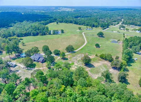 2 Highland Dr, Huntsville, TX 77320