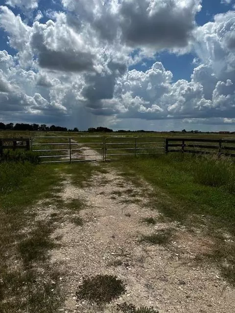 tbd Fm 1994 Rd, Guy, TX 77444 photo 3