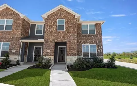 2738 Mariposa Creek Dr, Rosharon, TX 77583