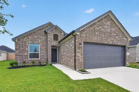 2119 Spring Hollow Dr, Baytown, TX 77521