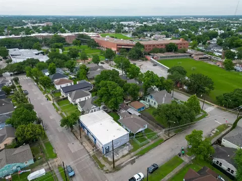 2102 Common St, Houston, TX 77009 photo 17