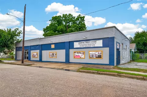 2102 Common St, Houston, TX 77009