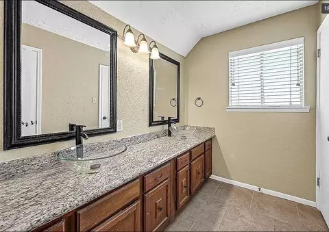 9611 Crail Dr, Spring, TX 77379 photo 4