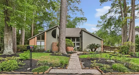 2034 Hidden Creek Dr, Kingwood, TX 77339