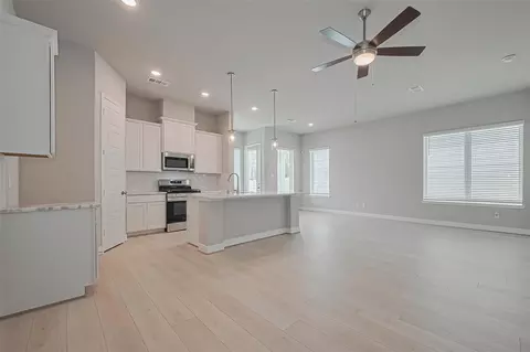 8917 Grovner Pl, Houston, TX 77055