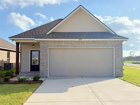 6895 Arbor Way, Orange, TX 77630