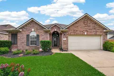 6031 Oxford Lake Dr, Rosenberg, TX 77471