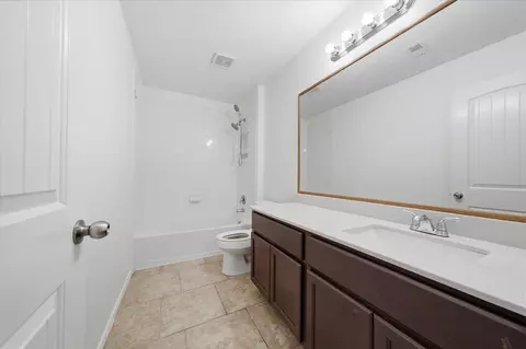 Bath - 4002 Nestra Dr, Katy, TX 77493 photo 4 of 4
