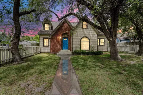 318 12th Ave N, Texas City, TX 77590