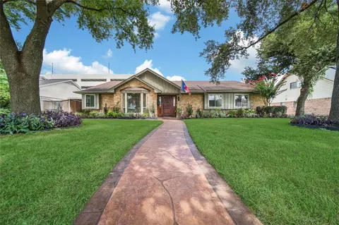 2415 Brookmere Dr, Houston, TX 77008