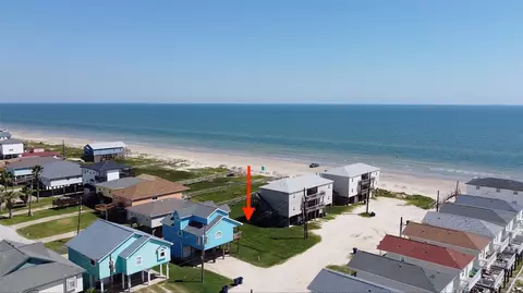 128 Howard Ave, Surfside Beach, TX 77541