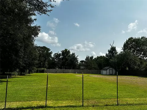 8122 Folkstone Ln, Houston, TX 77075