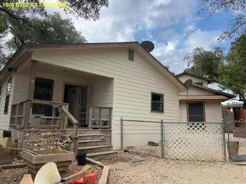 542 Greenwood St, Canyon Lake, TX 78133