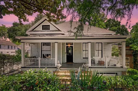 2910 Houston Ave, Houston, TX 77009