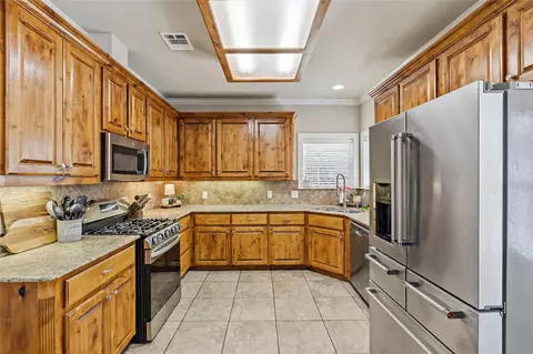 Kitchen - 2700 Hickory Ct, Bryan, TX 77808 photo 2 of 5