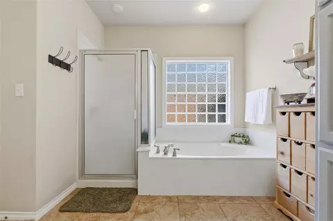 Bath - 2700 Hickory Ct, Bryan, TX 77808 photo 3 of 3
