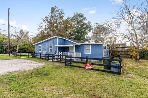 4126 Paladino St, Bacliff, TX 77518