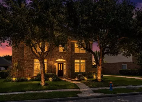 2309 Echo Harbor Dr, Pearland, TX 77584
