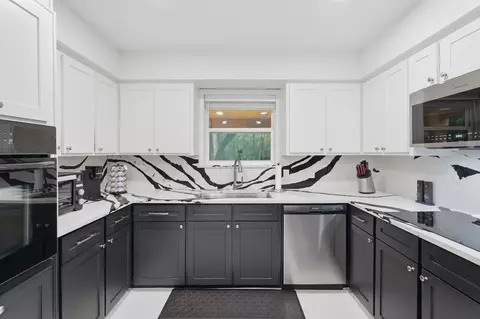Kitchen - 4003 Mossy Oaks Rd E, Spring, TX 77389 photo 2 of 5