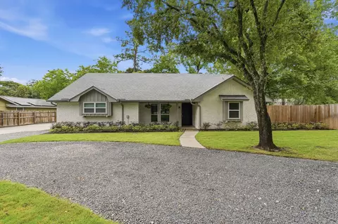 Exterior - 4003 Mossy Oaks Rd E, Spring, TX 77389 photo 5 of 7
