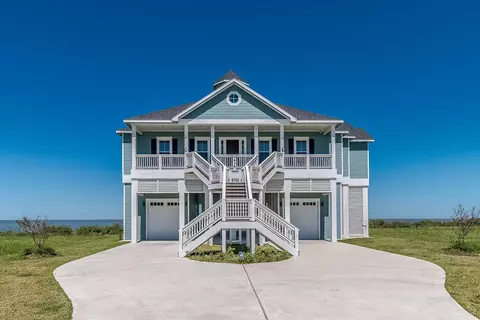 3935 Evening Primrose Dr, Galveston, TX 77554