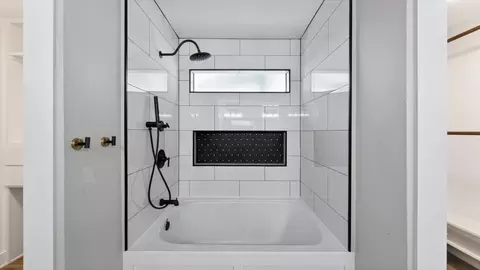 Bath - 6310 Hickorycrest Dr, Spring, TX 77389 photo 5 of 7