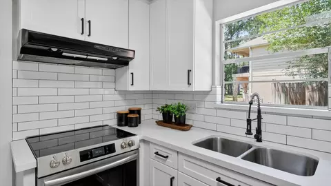 Kitchen - 6310 Hickorycrest Dr, Spring, TX 77389 photo 4 of 4