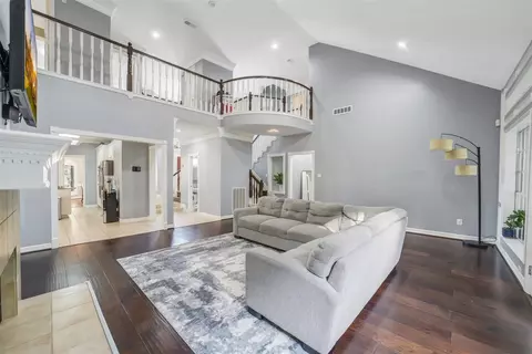 402 Lakeside Blvd, Sugar Land, TX 77478