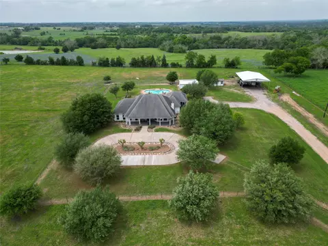 939 Old Nelsonville Rd, Bellville, TX 77418