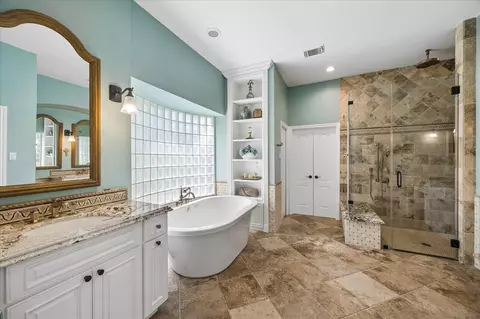 Bath - 10102 Kielder Pointe Dr, Spring, TX 77379 photo 1 of 8