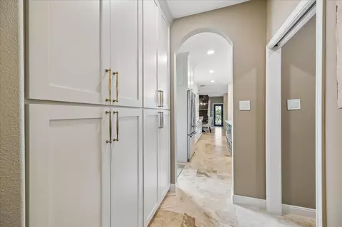 Entry Way - 10102 Kielder Pointe Dr, Spring, TX 77379 photo 5 of 7